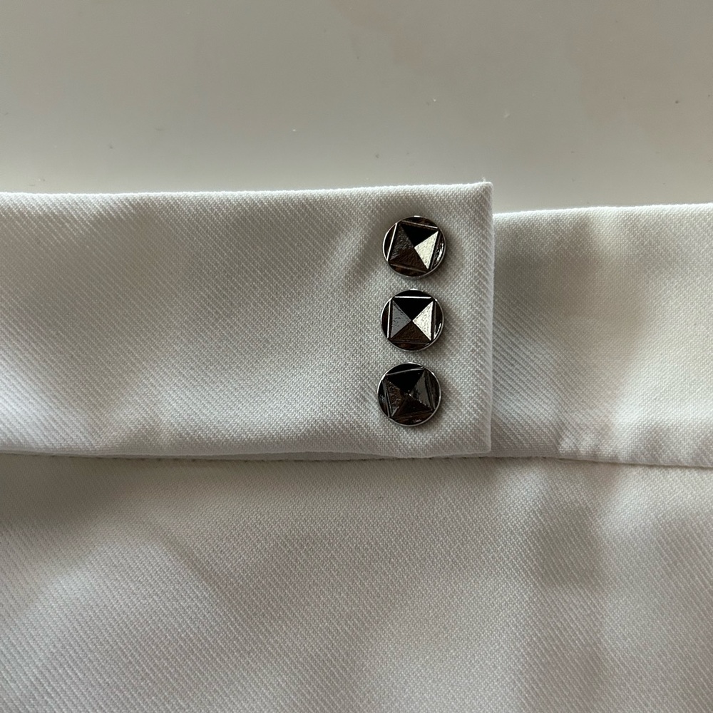 NWOT Wide Leg Crepe Capris in Winter White - Picture 9 of 12